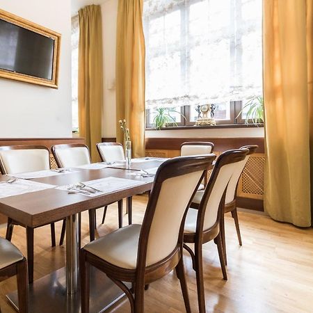 Hotel Vabank Golub-Dobrzyń Екстериор снимка